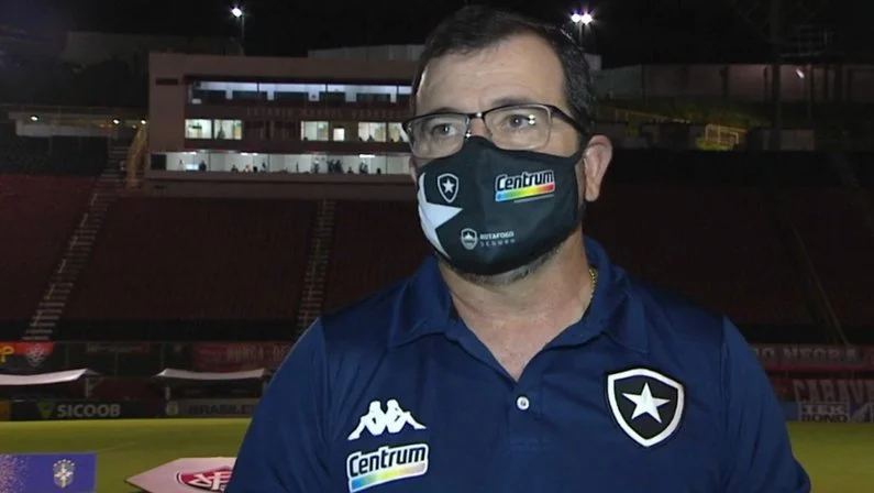 5 clubes da Série A já trocaram de técnico em 2022