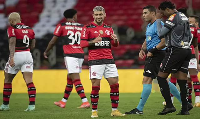 Futebol na TV: Onde assistir jogos de hoje Domingo, 01 de Agosto