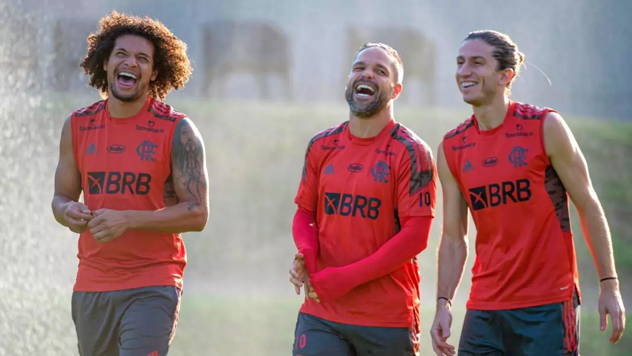 E logo 3! Jogadores do Flamengo fazem curso para ingressarem como técnicos! Leia!