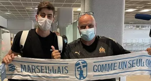 Comentarista detona Sampaoli por tirar Luan Peres do Santos.