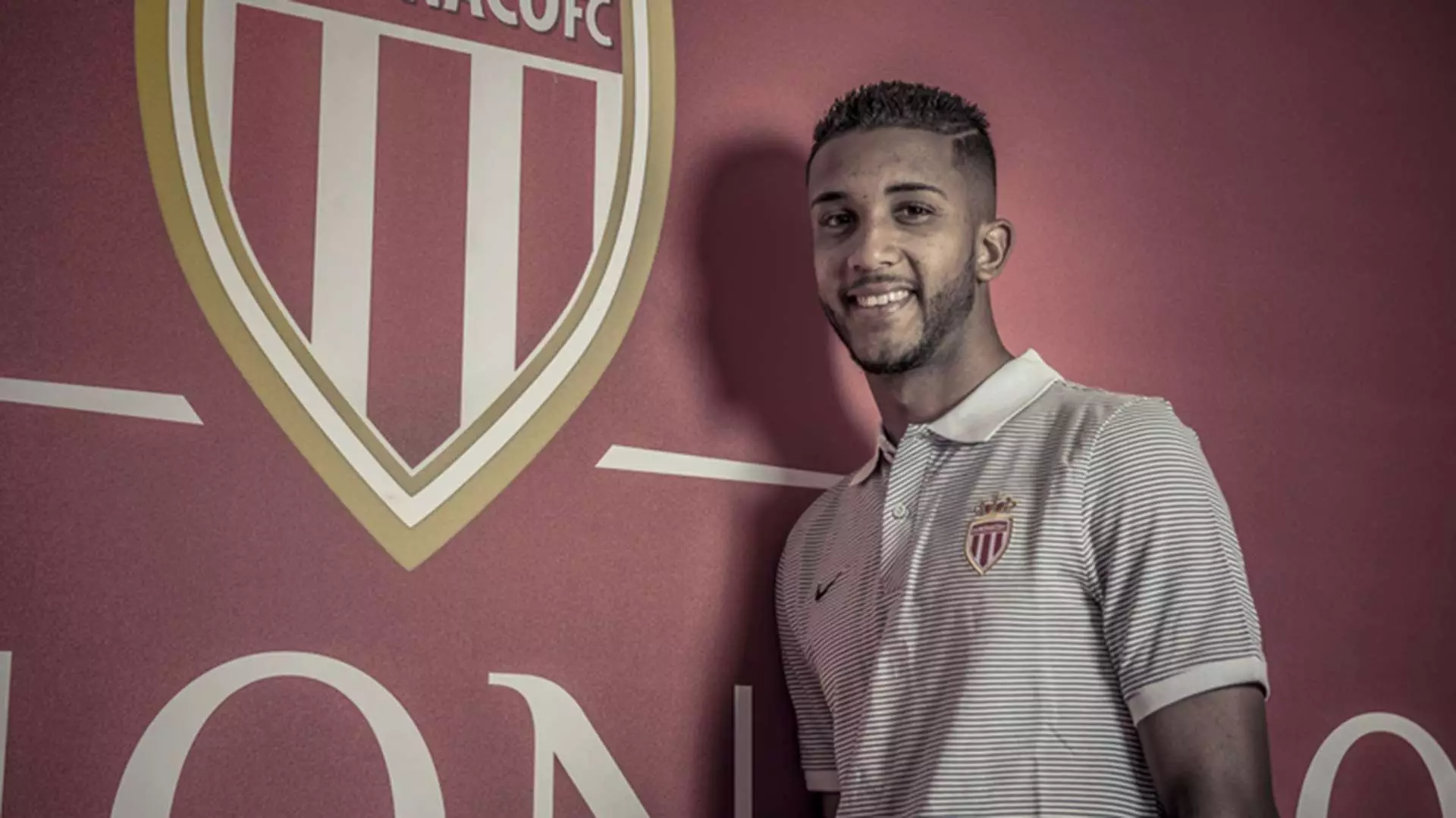 Palmeiras contrata lateral ex-Flamengo e Santos.