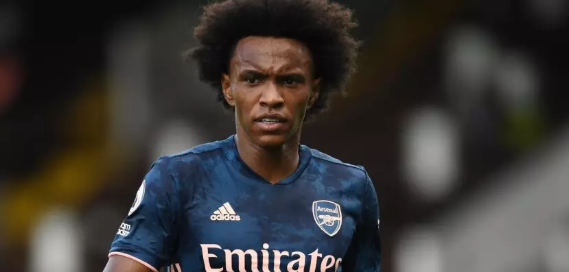 Willian, do Arsenal, pode reforçar gigante brasileiro.