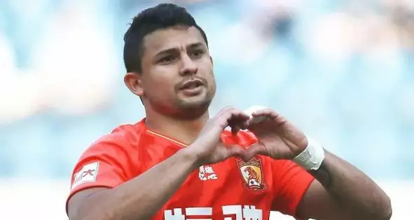 Guangzhou Evergrande tem futuro incerto. Veja os brasileiros que jogam lá!