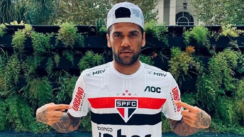 Daniel Alves deixa o São Paulo. Entenda!