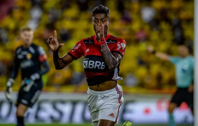 Futebol na TV: Onde assistir jogos de hoje Domingo, 05 de Junho