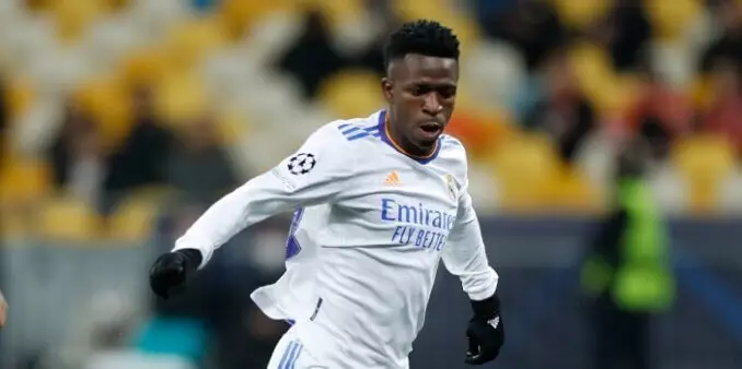 Que fase! Jornal espanhol ‘se derrete’ por Vinícius Júnior. Leia!