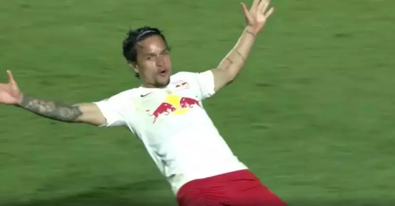 Barcelona teria interesse em Artur, do Bragantino