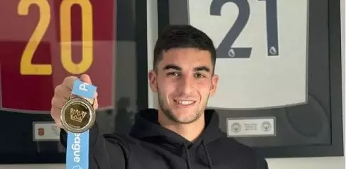Barcelona contrata jovem atacante espanhol por quantia milionária