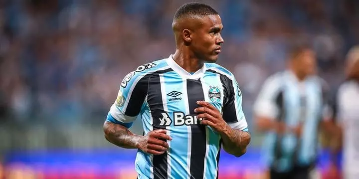 De saída? Clube paulista tem interesse em Douglas Costa! Leia!
