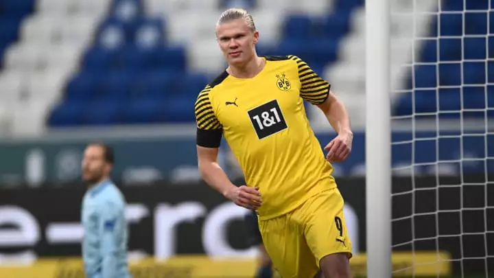 Uma máquina! Haaland tem média raríssima com o Borussia Dortmund no futebol europeu. Veja os dados!