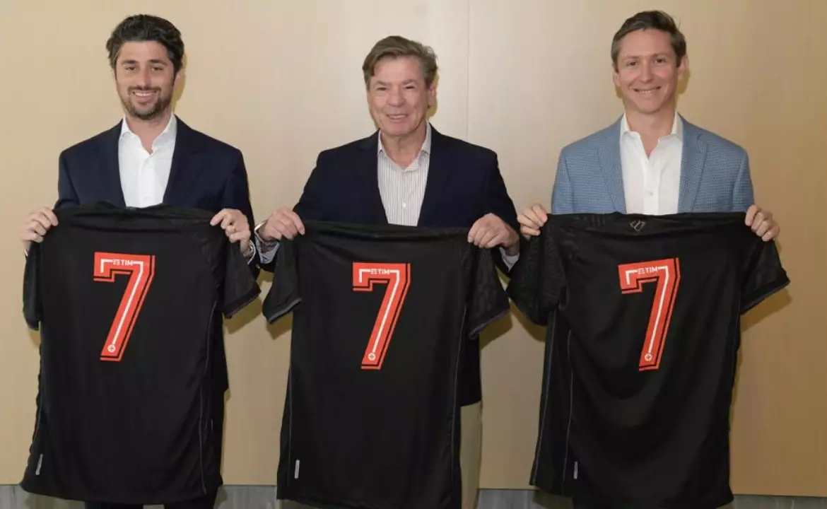 777 Vasco! Confira detalhes sobre o investimento milionário a ser feito no clube. Leia!