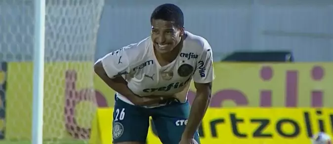 Murilo, do Palmeiras, é eleito craque do jogo mas sai de campo com dor de barriga