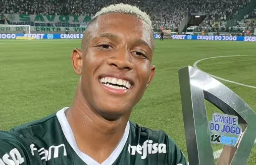 Palmeiras vence Corinthians e mantém 100% nos clássicos