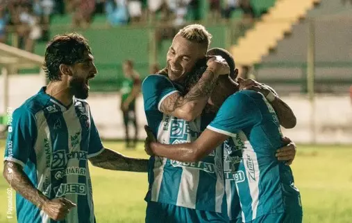 Futebol na TV: Onde assistir jogos de hoje Segunda-feira, 25 de Abril