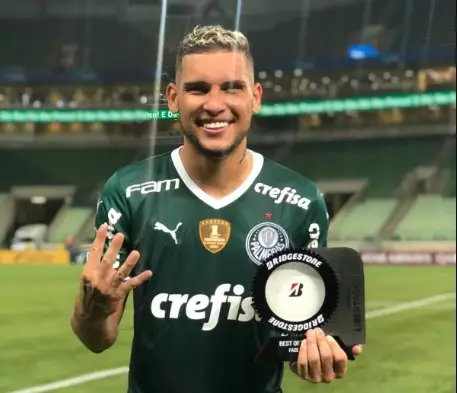 Histórico: Rafael navarro marca 4 gols em noite iluminada