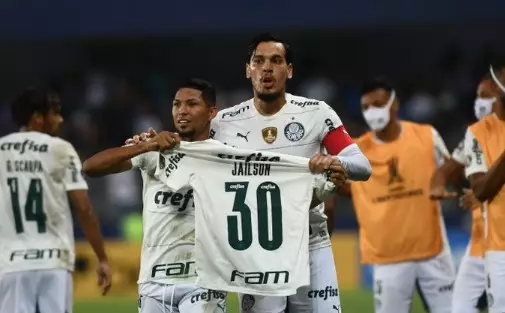 Palmeiras vence Emelec por 3 a 1, e Rony entra para história do verdão