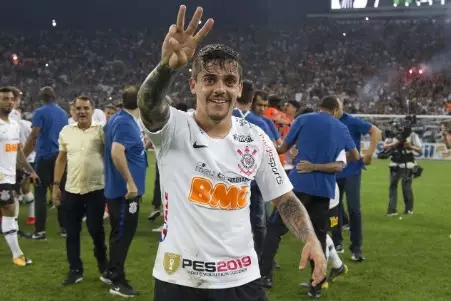 Futebol na TV: Onde assistir jogos de hoje Terça-feira, 26 de Abril