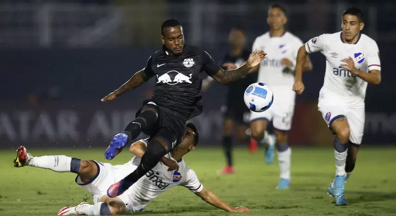 Noite dramática no Uruguai! Bragantino ESCALADO para duelo frente ao Nacional. Confira!