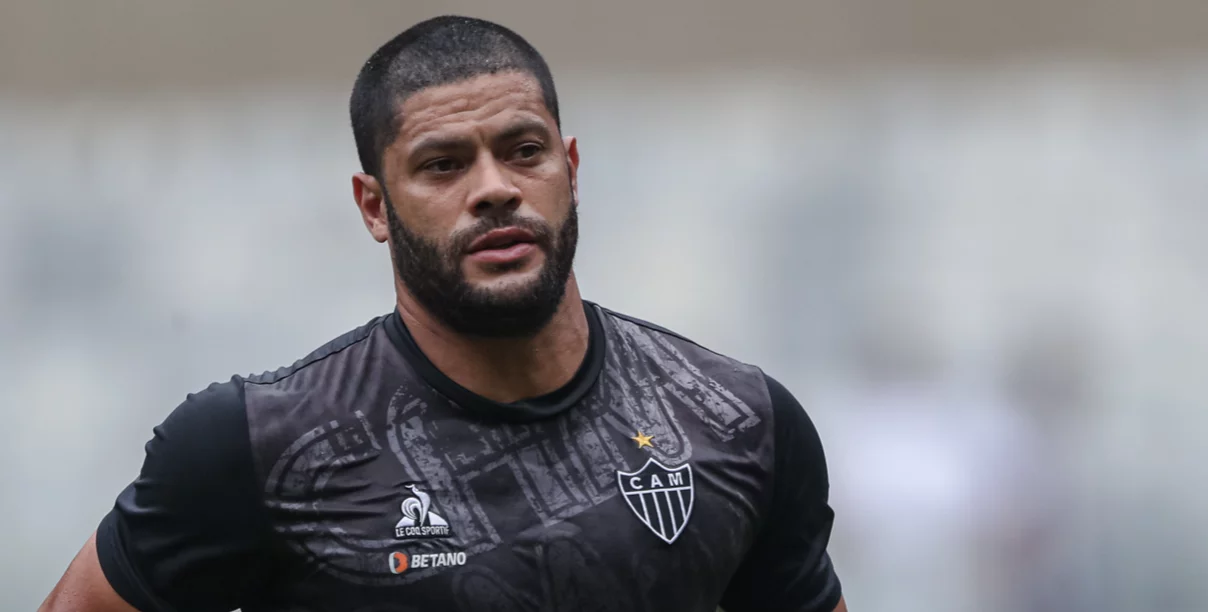 Mais uma vez na bronca! Hulk ironiza juíz após o clássico: “Entrevista o árbitro”