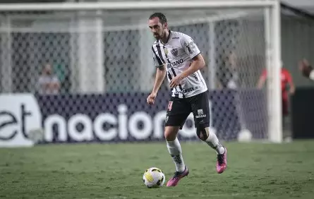 Godín abre mão de valores a receber para rescindir com o Atlético-MG