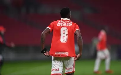 Empresa contratada pelo Corinthians aponta que não houve racismo contra Edenílson