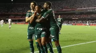 Palmeiras vence São Paulo por 2 a 1 dentro do Morumbi a Vitória ajuda o Verdão a se manter na Liderança do Brasileirão.