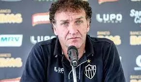 O contrato do técnico Cuca com o Atlético-MG será ate o fim de novembro