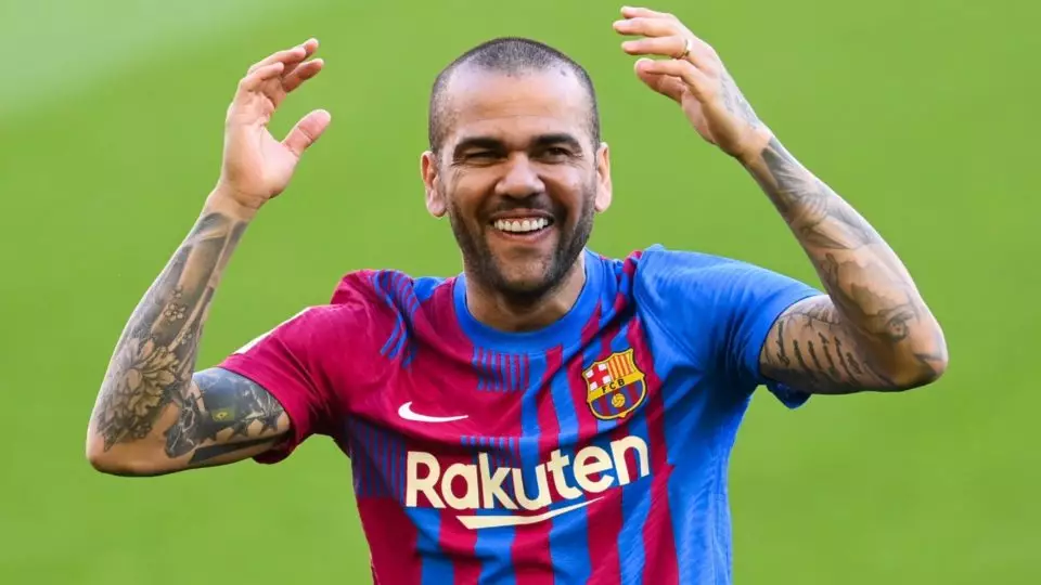 De volta à América! Dani Alves é anunciado por novo clube. Confira!