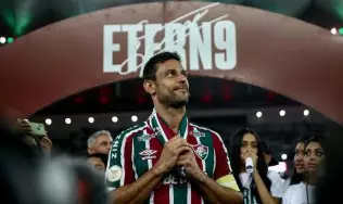 Fred encerra sua carreira e sempre será o Eterno camisa (9) do Fluminense