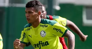 Palmeiras acerta venda de Gabriel Veron para o Porto, o atacante deve assinar por cinco temporadas com o time de Portugal