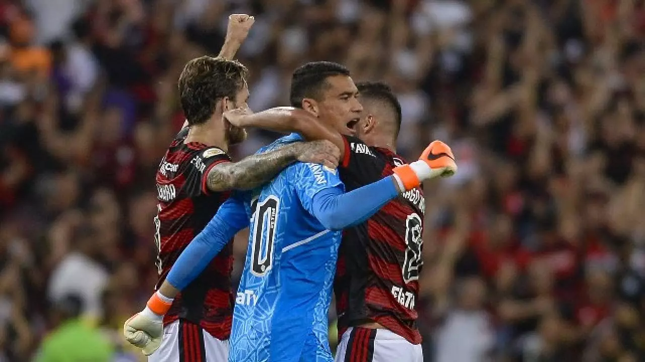 Fogo amigo? Santos tem estatística inusitada envolvendo companheiros de equipe no Fla. Entenda!