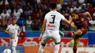 Bahia empata com Operário-PR em 2 a 2 na Arena Fonte Nova pela 31ª rodada da Série B do Brasileiro.