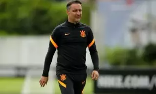 O Técnico Vitor pereira quer ficar no Corinthians em 2023
