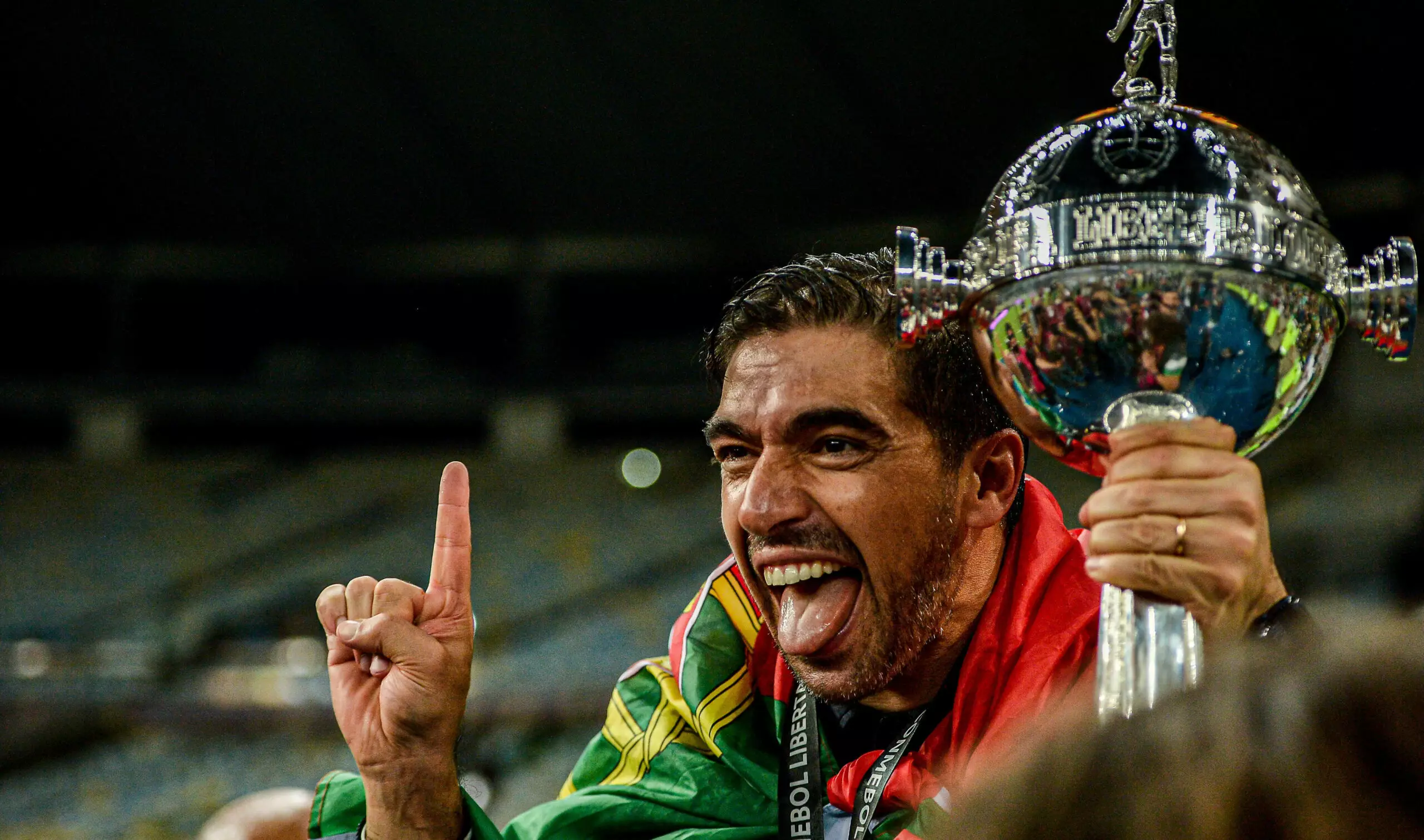 Com integrante do futebol brasileiro, revista elege melhores técnicos do Mundo. Confira!