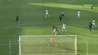 O Bragantino goleou o Athletico-PR por 4 a 2 em Bragança Paulista em jogo que abriu a 33ª rodada do Campeonato Brasileiro da Série A