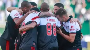 O São Paulo venceu o Juventude por 2 a 1 fora de casa pela 33ª rodada do Campeonato Brasileiro