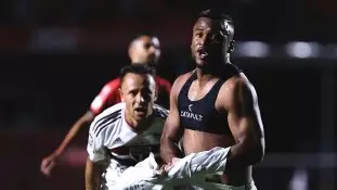 São Paulo vence Atlético-GO no Morumbi por 2 a 1 pela 34ª rodada do Campeonato Brasileiro