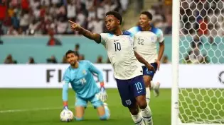 A Inglaterra estreia com vitória de goleada, por 6 a 2 contra o Irã, pela 1ª vez em uma Copa do Mundo.