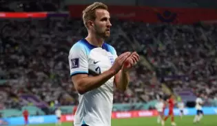 Inglaterra vence o País de Gales por 3 a 0 e garantiu o primeiro lugar do Grupo B