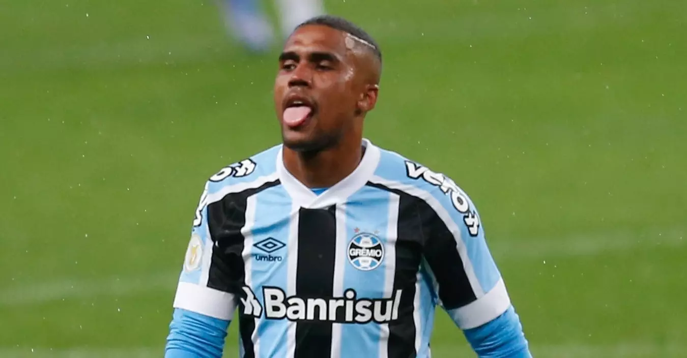 De volta? Gigante brasileiro faz proposta por Douglas Costa. Confira!