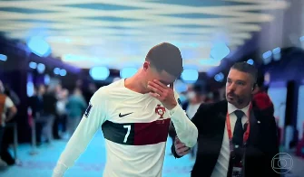 Cristiano Ronaldo se despede da Copa do Mundo 2022 do Catar , Aos 37 desolado no vestiário, Chorando muito após a eliminação