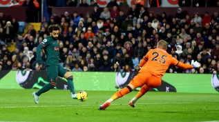 Liverpool vence o Aston Villa por 3 a 1 na volta do Campeonato Inglês