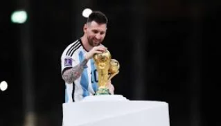 O futebol deste cara joga pra escanteio qualquer rivalidade, disse Ronaldo Fenômeno