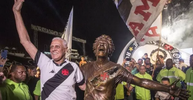 Nome de avenida. Roberto Dinamite é homenageado por prefeuitra do Rio. Leia!