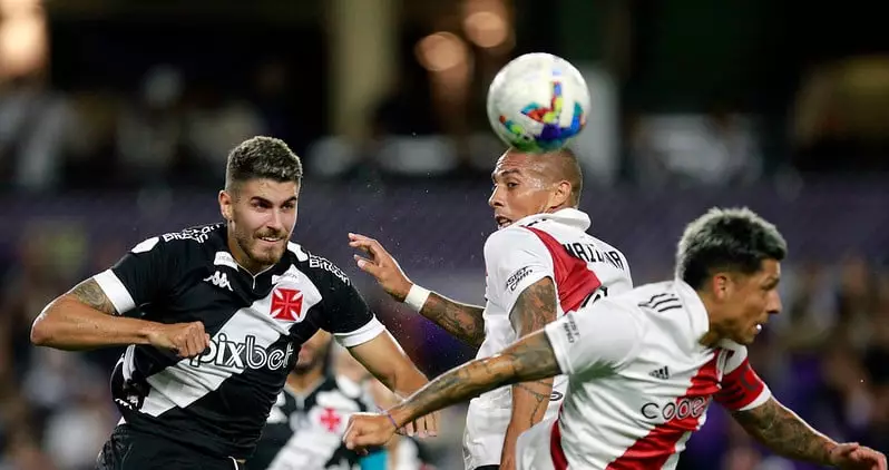 Após derrota para o River, Barbieri preza por calma e afirma: “Não é uma versão final do Vasco”