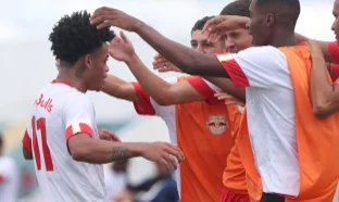 Bragantino vence o Botafogo por 1 a 0 e avança para as oitavas da Copinha