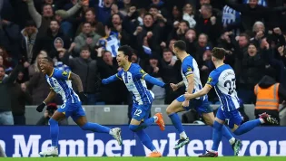 Brighton vence o Liverpool por 2 a 1 com golaço nos acréscimos em partida válida pela Copa da Inglatera
