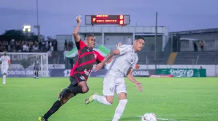 O Furacão venceu o Aruko por 2 a 1 com um gol em cada tempo em jogo válido pela segunda rodada do Campeonato Paranaense