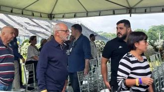 Maestro Júnior, um dos maiores ídolos do Flamengo e rival de Roberto Dinamite no futebol, está no velório em São Januário