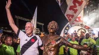 Infelizmente, Roberto Dinamite, o maior ídolo da história do Vasco, faleceu.